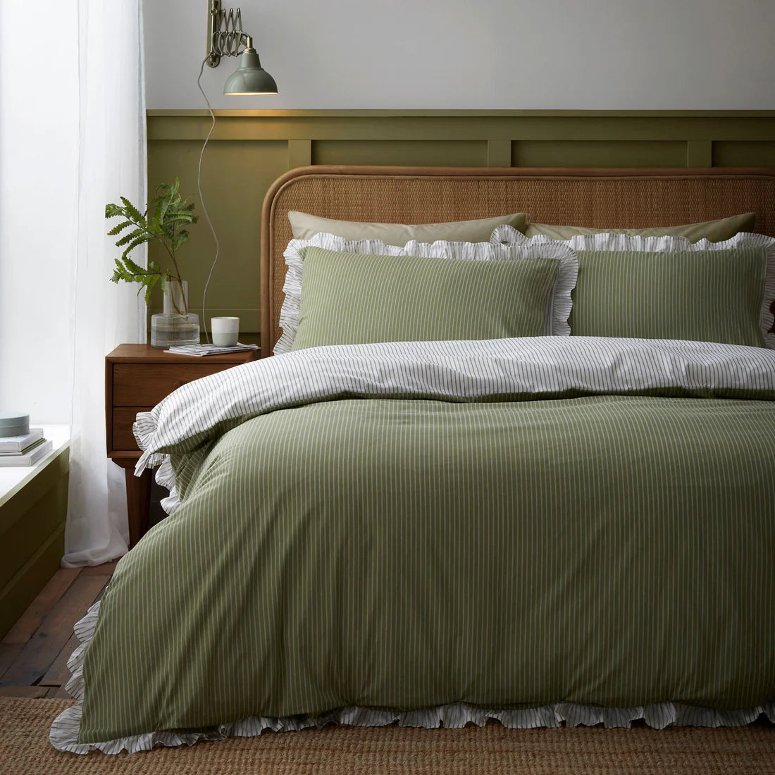Appletree Frilled Embroidered Bow Stripe 100% Cotton Duvet Cover Set Green