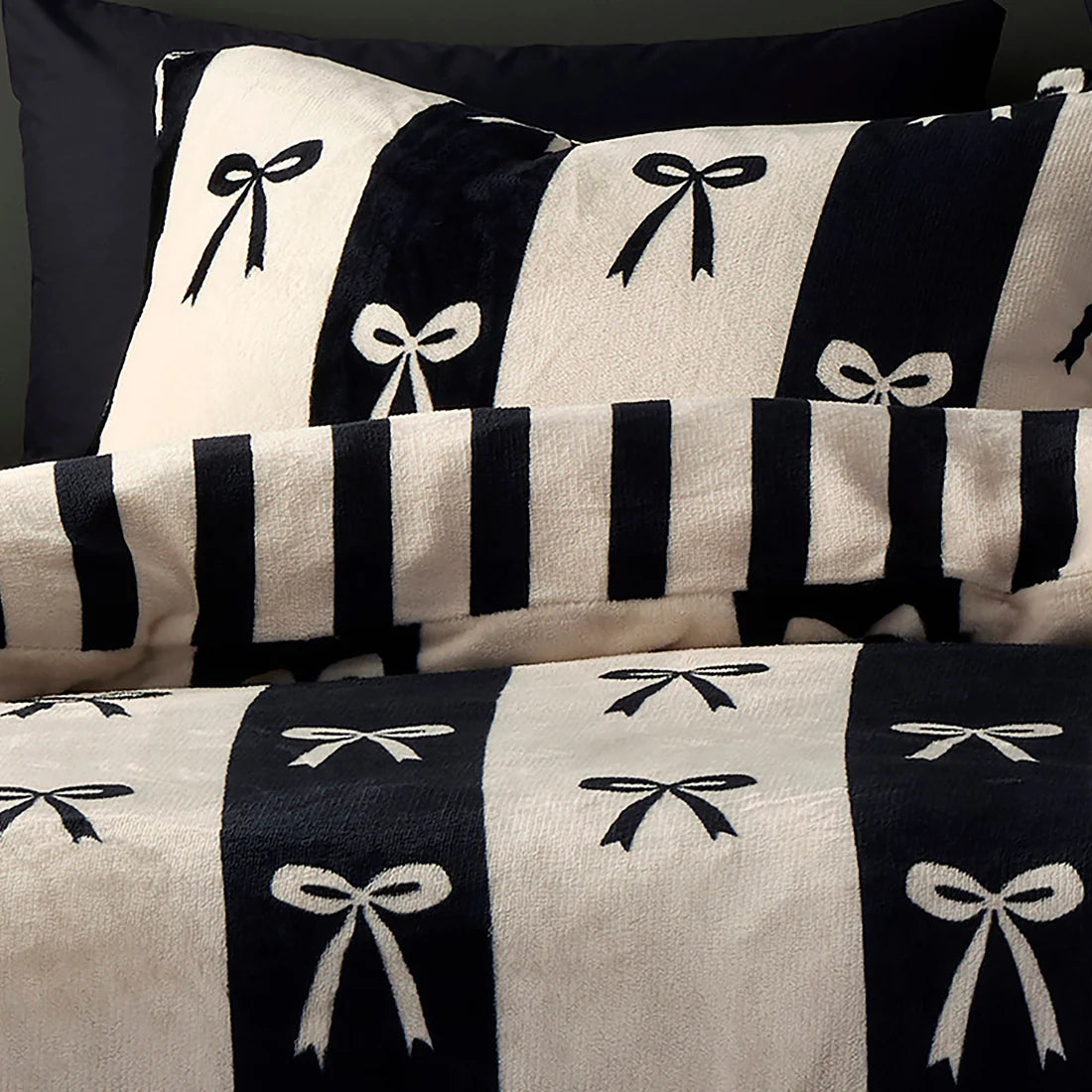 Fusion Bows Monochrome Reversible Duvet Cover Set