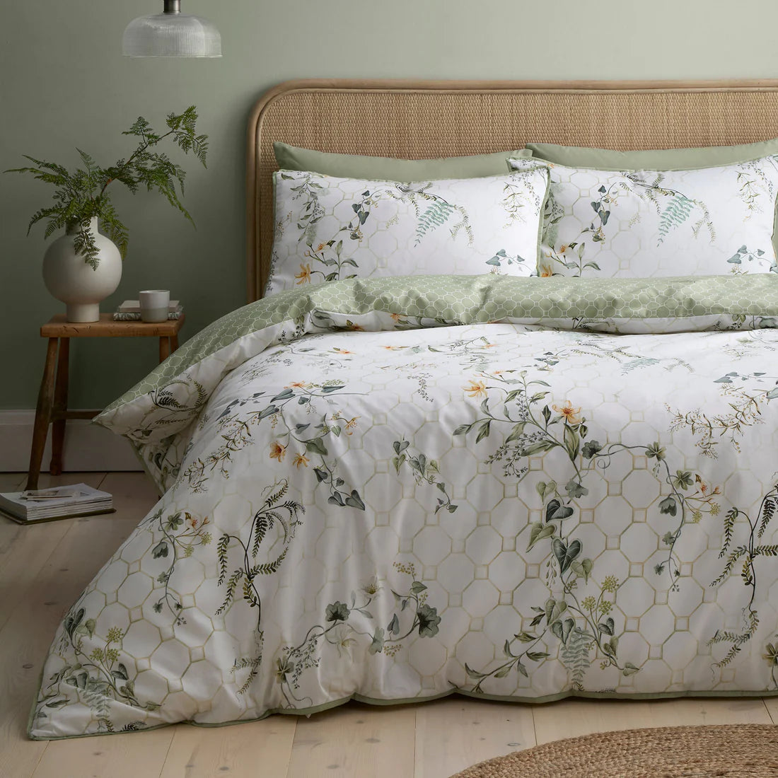 Appletree Floral Trellis 200 Thread Count Cotton Sateen Duvet Cover Set Green