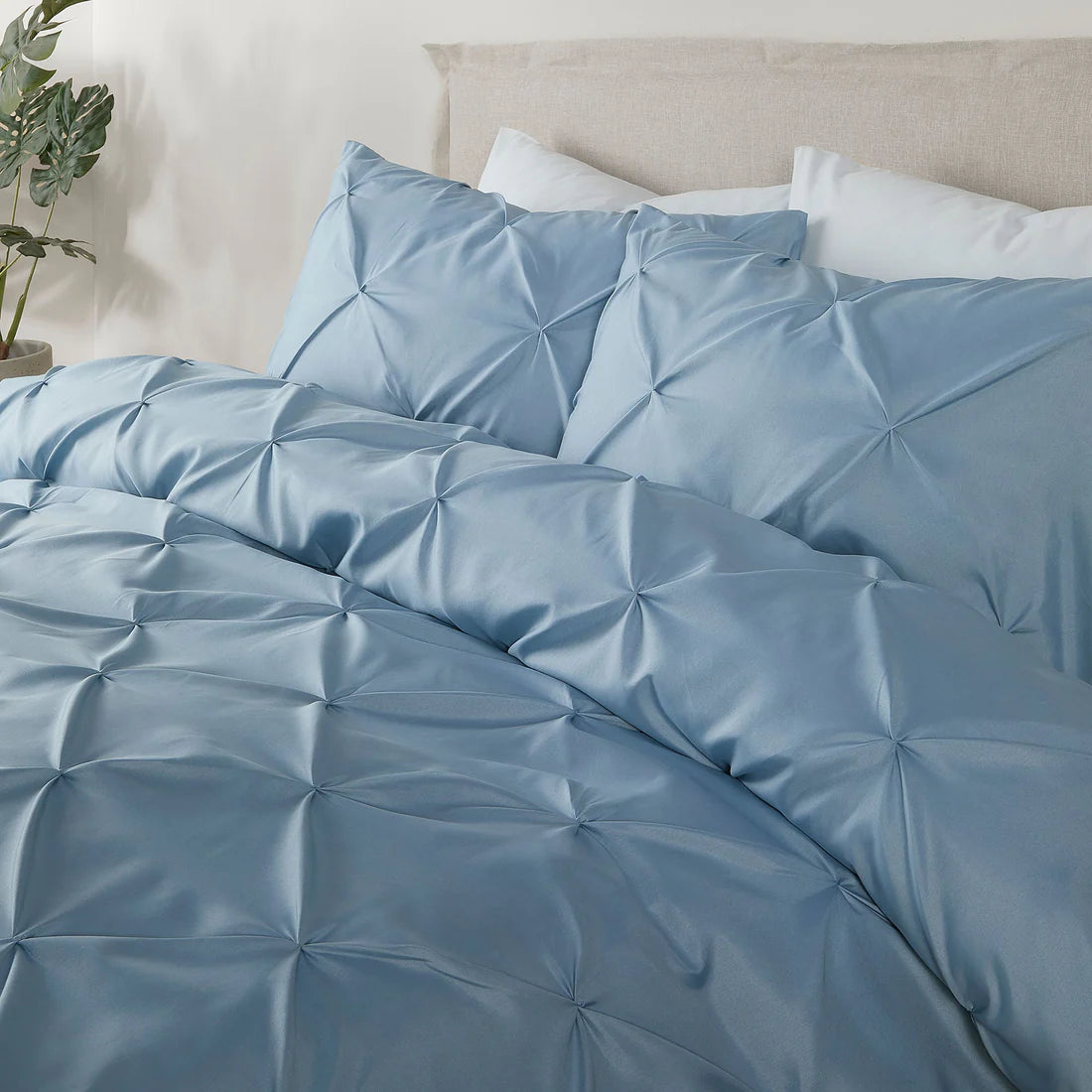 Serene Lara Diamond Pinch Pleat Duvet Cover Set in Blue