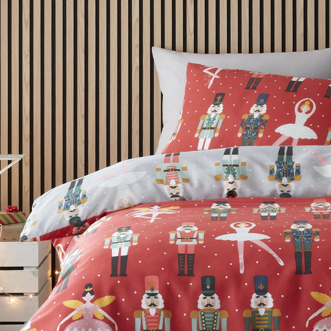 Fusion Nutcracker Christmas Duvet Cover Set in Red