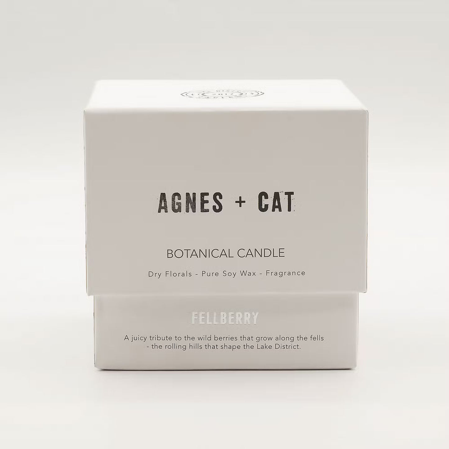 Agnes and Cat Fellberry botanical soy wax candle with sweet berry fragrance and dried florals
