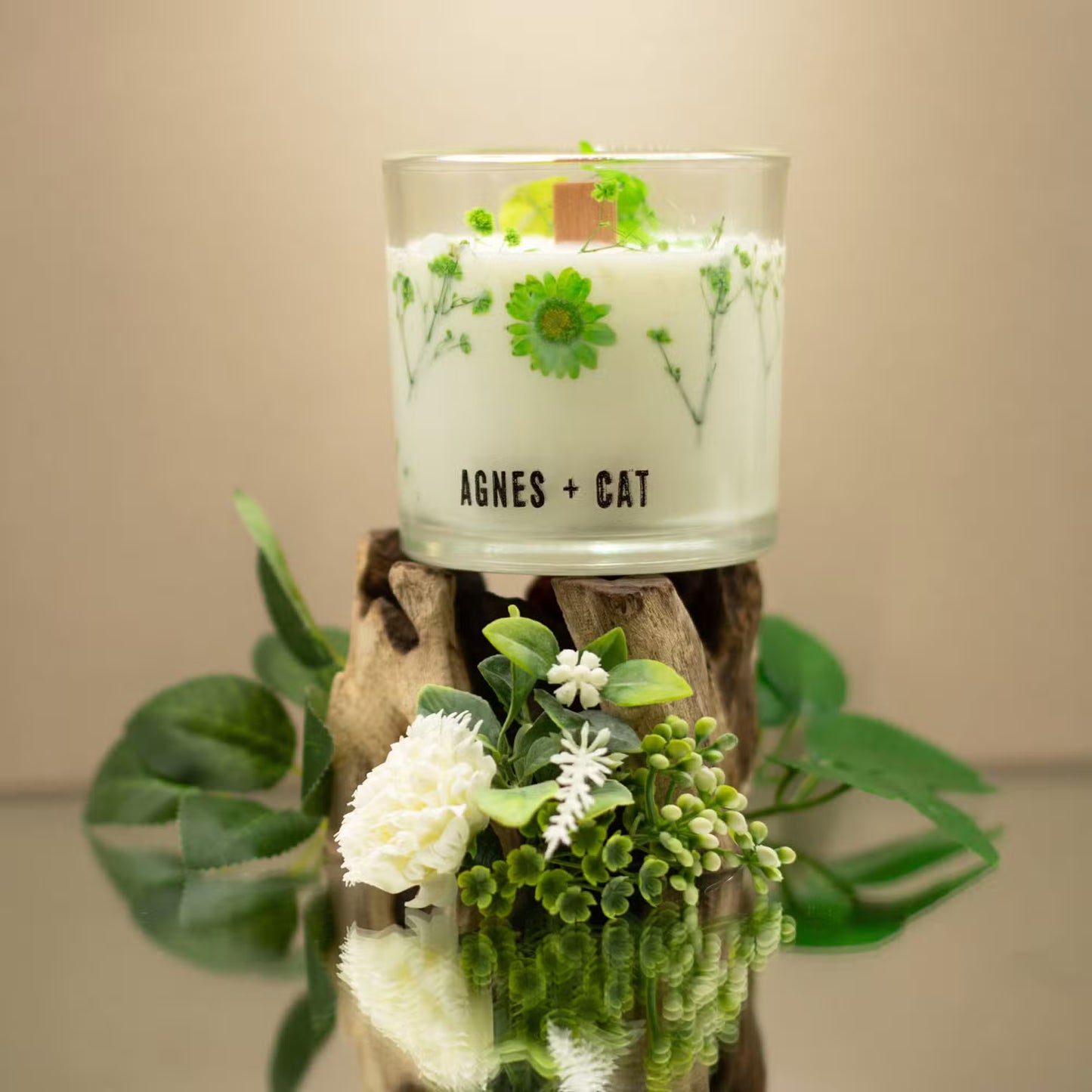 Agnes and Cat Fellberry botanical soy wax candle with sweet berry fragrance and dried florals