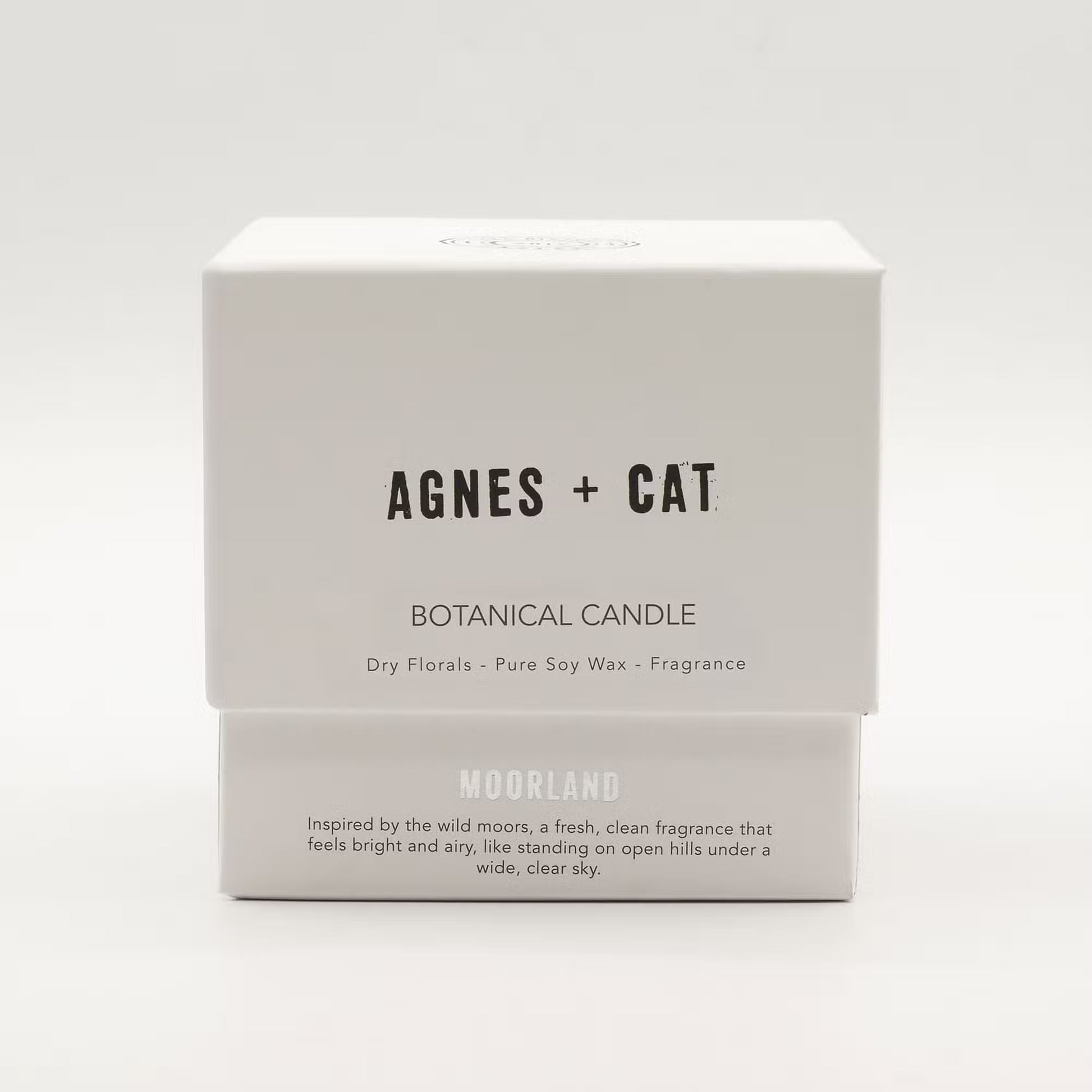Agnes and Cat Moorland botanical soy wax candle with dried florals and fresh countryside-inspired fragrance