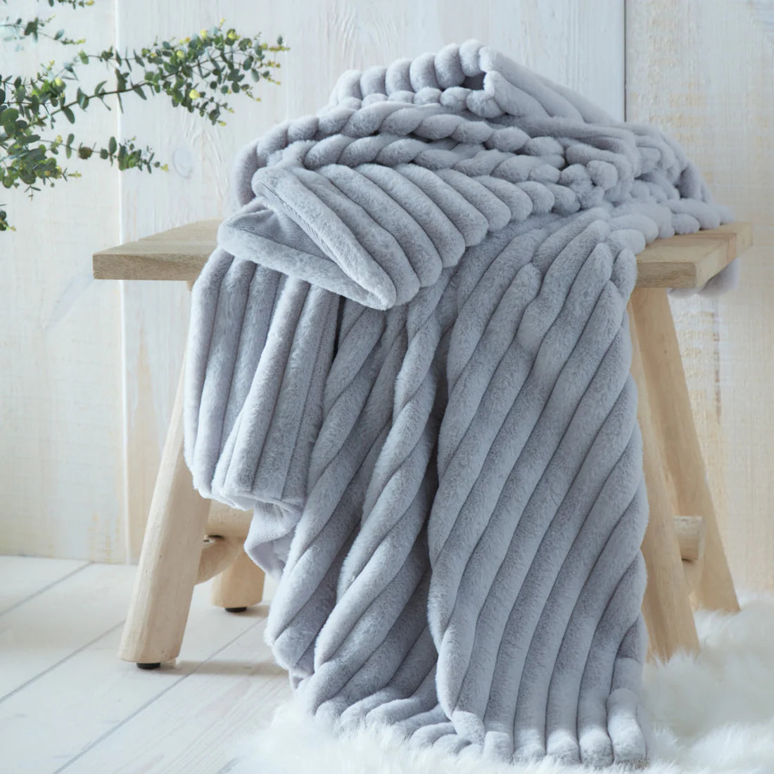 Appletree Morritz faux fur throw in grey with luxurious soft texture and cosy home styling