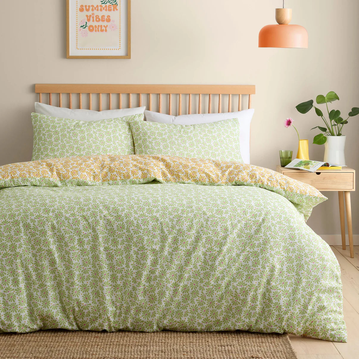 Fusion Retro Daisy duvet cover set with yellow floral reversible retro bedding design