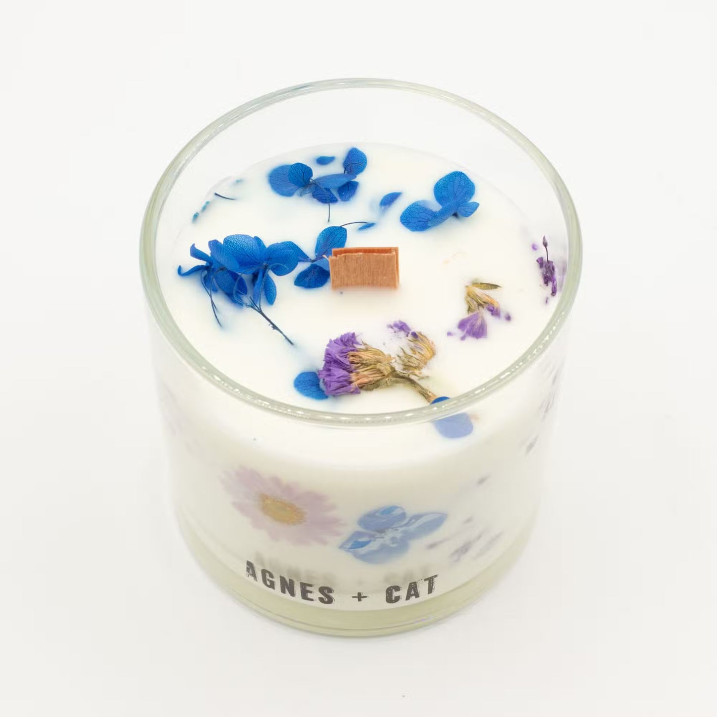 Agnes and Cat Moorland botanical soy wax candle with dried florals and fresh countryside-inspired fragrance